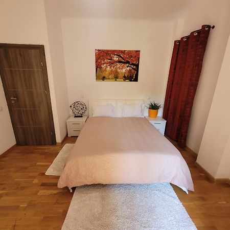 Anastasia Balcescu Apart 4 Self Check In Code From 2Pm Kitchen And Bedroom Bucarest Exterior foto