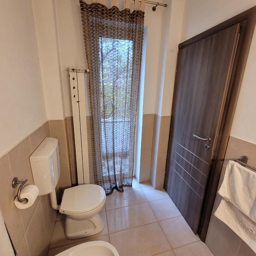 Anastasia Balcescu Apart 4 Self Check In Code From 2Pm Kitchen And Bedroom Bucarest Exterior foto