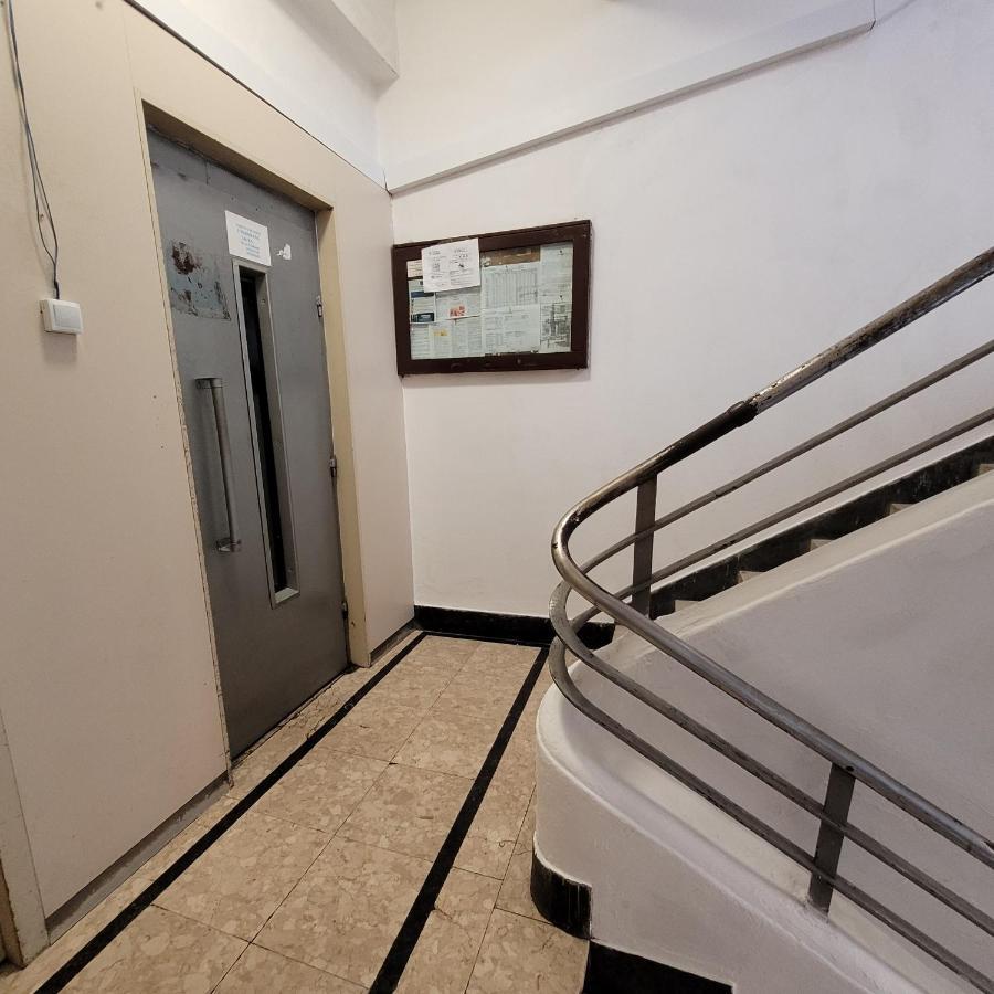 Anastasia Balcescu Apart 4 Self Check In Code From 2Pm Kitchen And Bedroom Bucarest Exterior foto