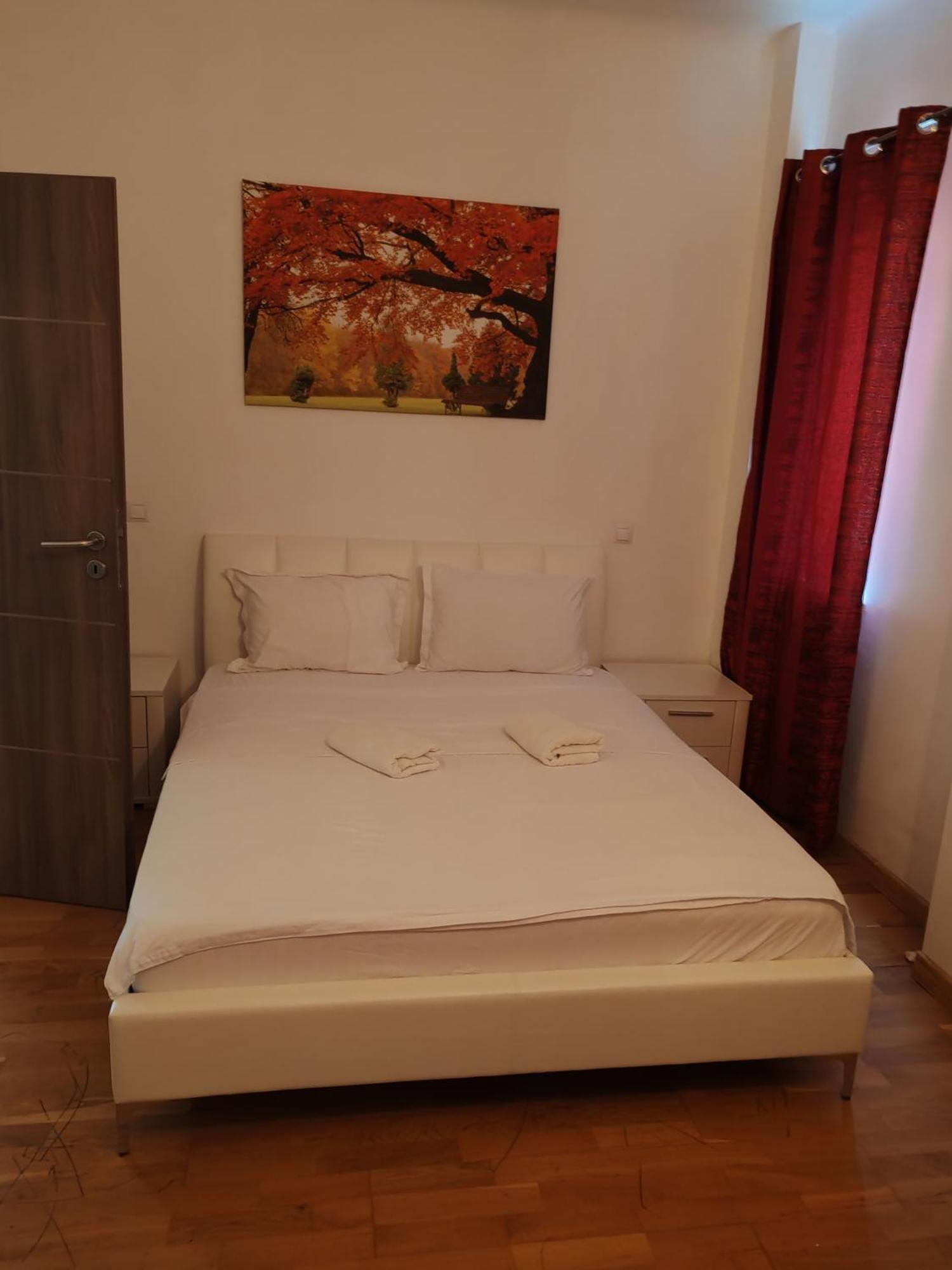 Anastasia Balcescu Apart 4 Self Check In Code From 2Pm Kitchen And Bedroom Bucarest Exterior foto
